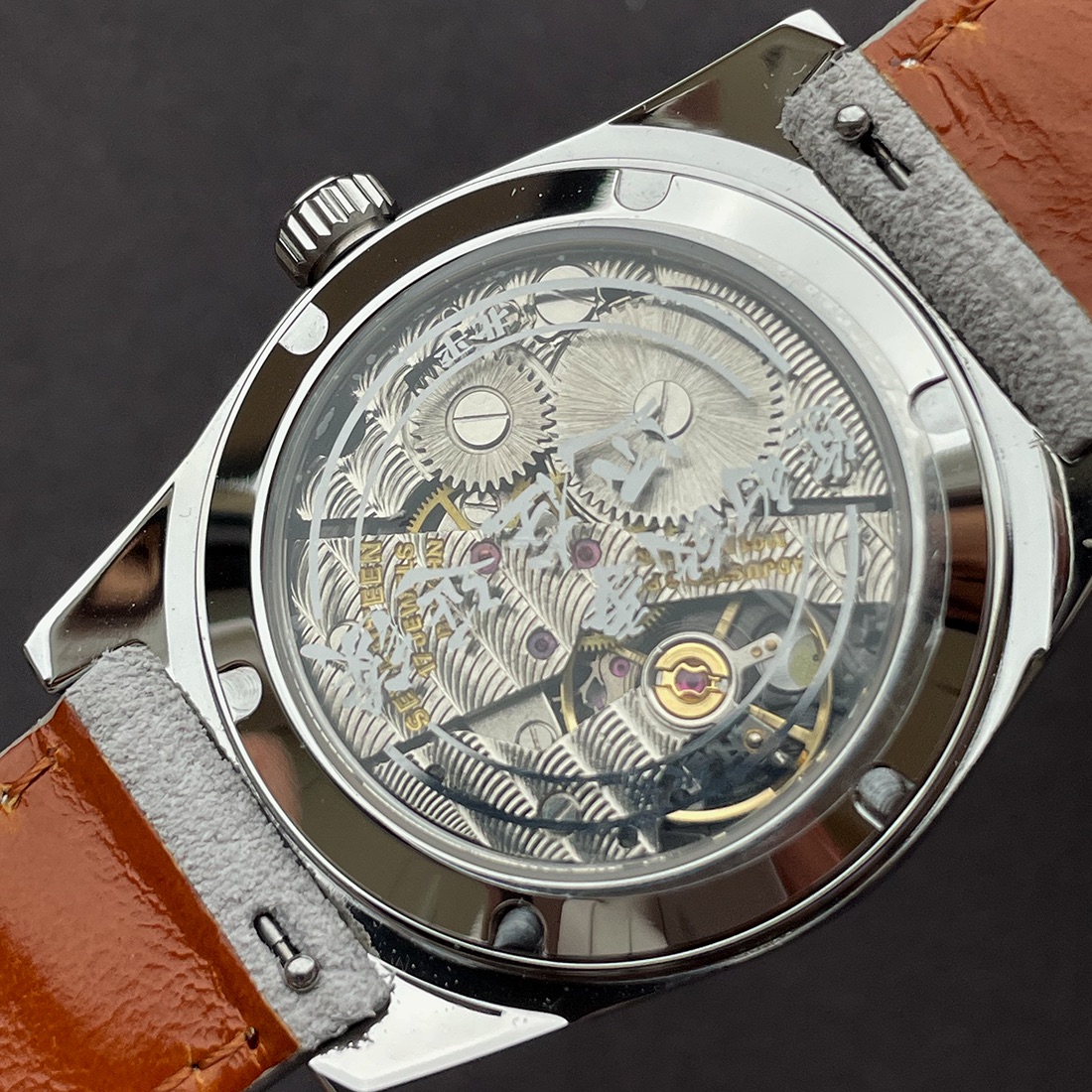Merkur Watch Salmon Dial Watch - Omega Watch Constellation 评论和价格
